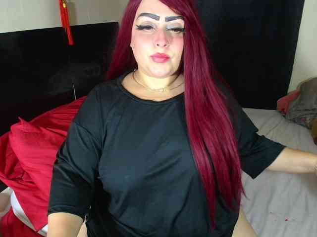 CurvyQueen webcam