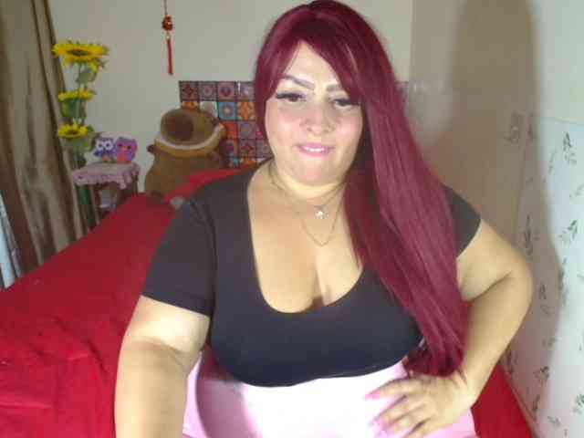 CurvyQueen webcam