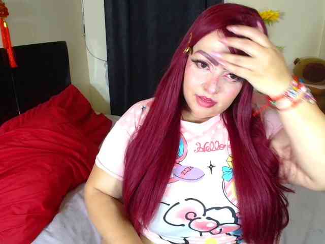 CurvyQueen webcam
