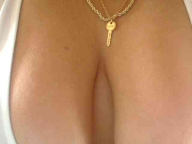 CurvyQueen CurvyQueen