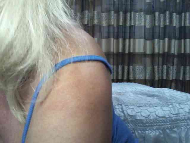 Yagodka-mmm webcam