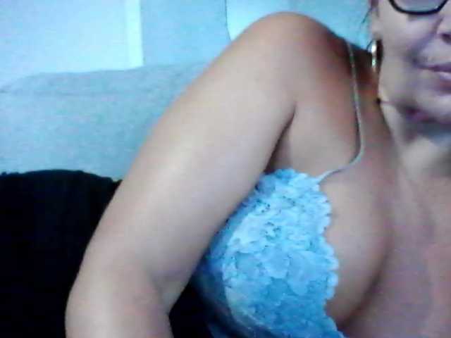 Lindafrancaise from BongaCams