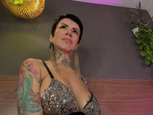 GinebraFox's BongaCams show and profile