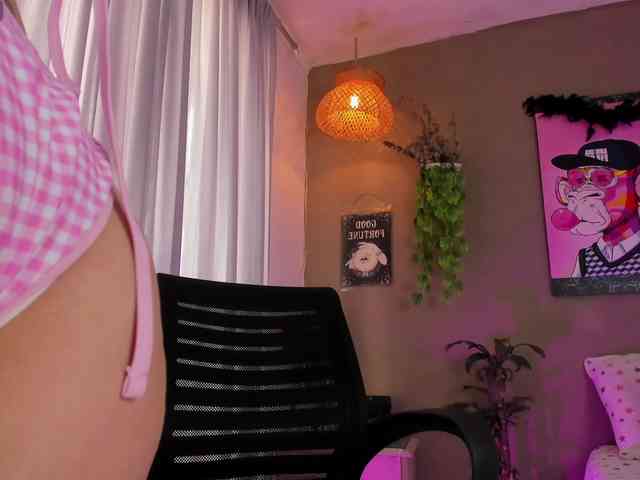 GinebraFox Live Webcam on BongaCams