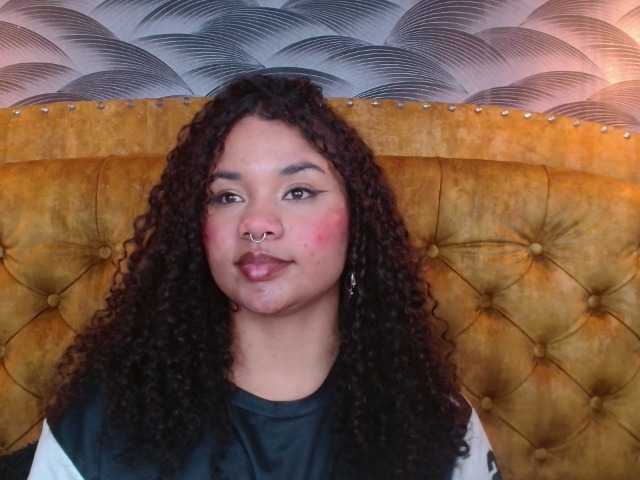 KittyBrooke webcam bongacams model stream image