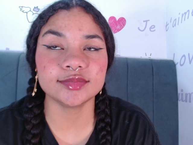 KittyBrooke webcam bongacams model stream image