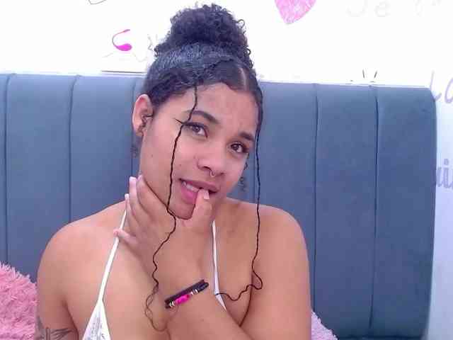 KittyBrooke webcam