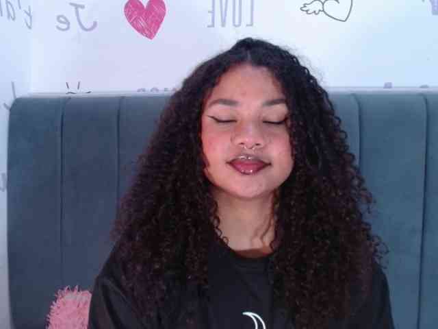 KittyBrooke webcam