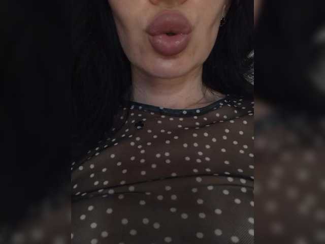 Mikki88K's BongaCams show and profile