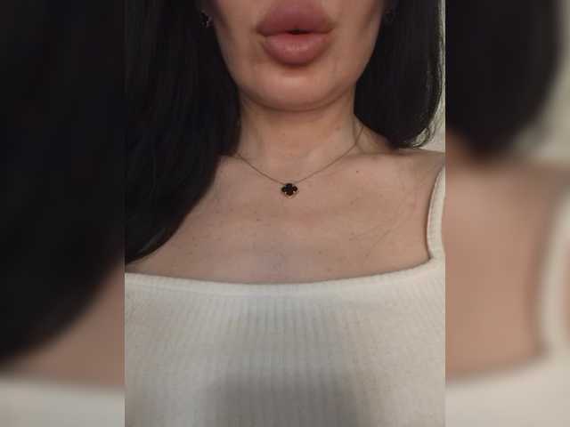 Mikki88K — Hi, I'm Carolina. Lovens and Domi work from 2 tokens. Random 21. Favorite vibrations 11,31,58,101. I don't watch the camera. Mutual subscription 43 tokens