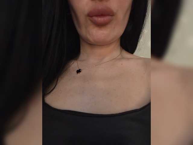 Mikki88K's BongaCams show and profile