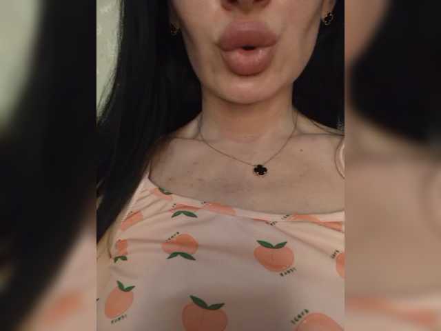 Mikki88K's BongaCams show and profile