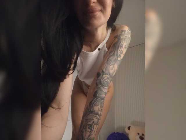 Mikki88K's BongaCams show and profile