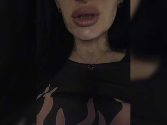 Mikki88K's BongaCams show and profile