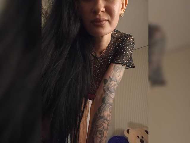 Mikki88K's BongaCams show and profile