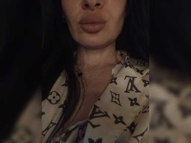 Mikki88K's BongaCams show and profile