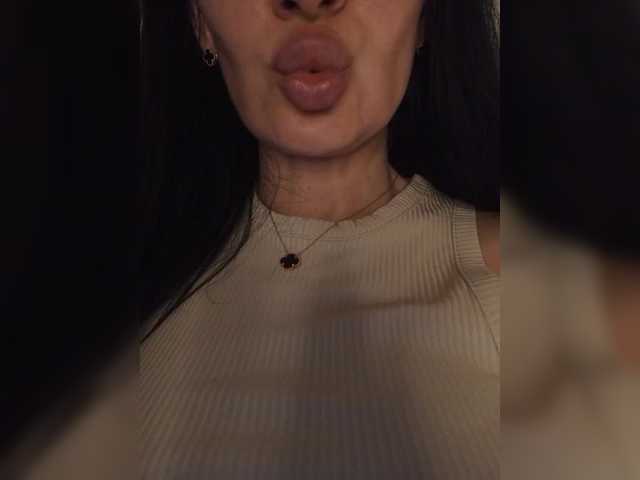 Mikki88K's BongaCams show and profile