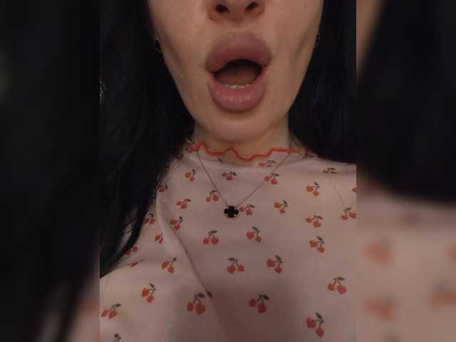 Mikki88K's BongaCams show and profile