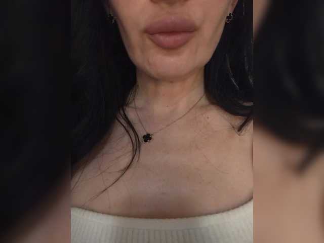 Mikki88K's BongaCams show and profile