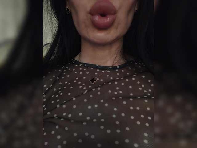 Mikki88K's BongaCams show and profile