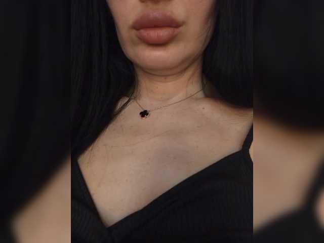 Mikki88K's BongaCams show and profile