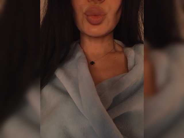 Mikki88K's BongaCams show and profile