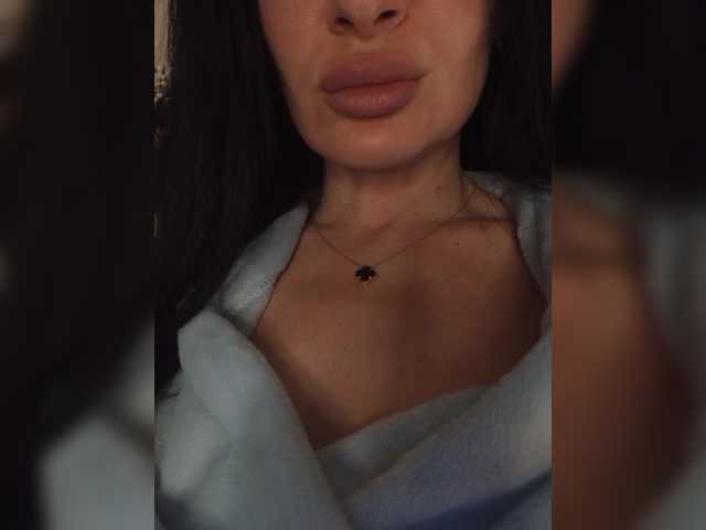 Mikki88K's BongaCams show and profile