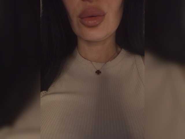 Mikki88K — Hi, I'm Carolina. Lovens and Domi work from 2 tokens. Random 21. Favorite vibrations 11,31,58,101. I don't watch the camera. Mutual subscription 43 tokens