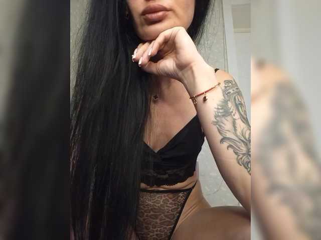 Mikki88K's BongaCams show and profile