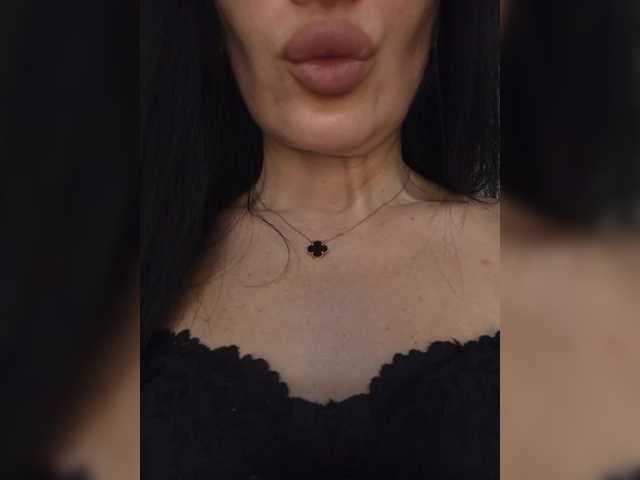 Mikki88K's BongaCams show and profile