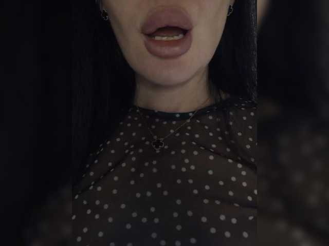 Mikki88K's BongaCams show and profile