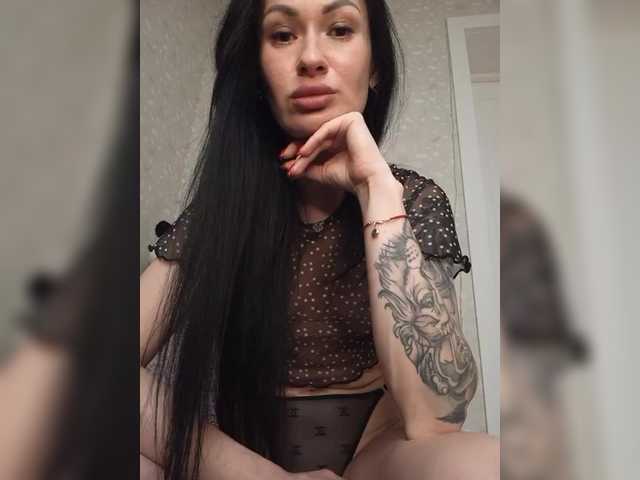 Mikki88K's BongaCams show and profile