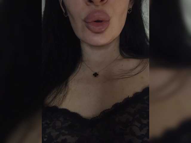 Mikki88K's BongaCams show and profile