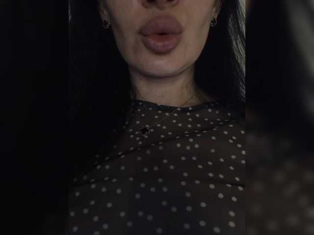 Mikki88K's BongaCams show and profile