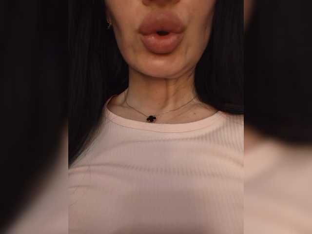 Mikki88K's BongaCams show and profile