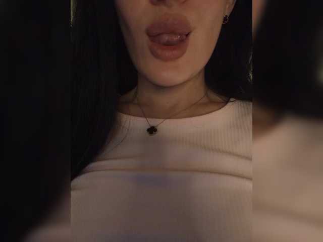Mikki88K — Hi, I'm Carolina. Lovens and Domi work from 2 tokens. Random 21. Favorite vibrations 11,31,58,101. I don't watch the camera. Mutual subscription 43 tokens