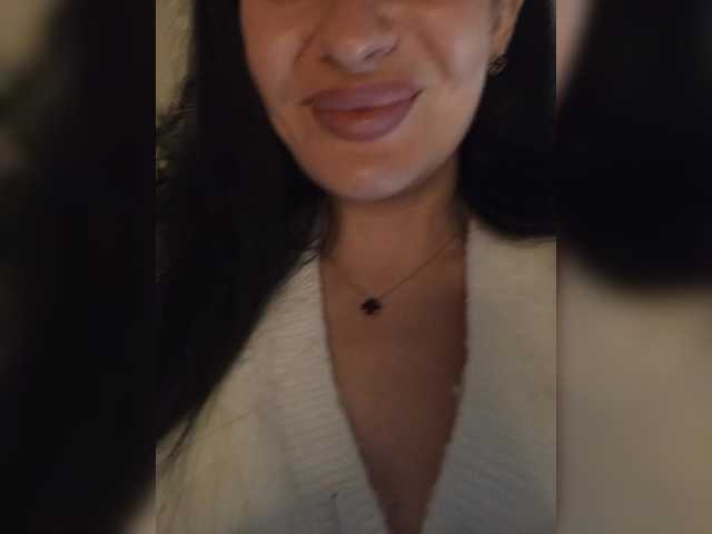 Mikki88K's BongaCams show and profile