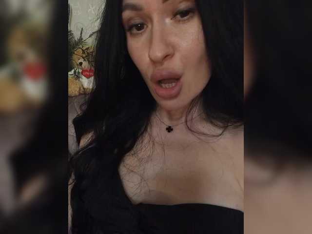 Mikki88K's BongaCams show and profile