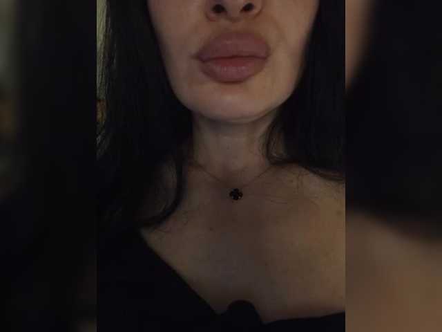 Mikki88K's BongaCams show and profile