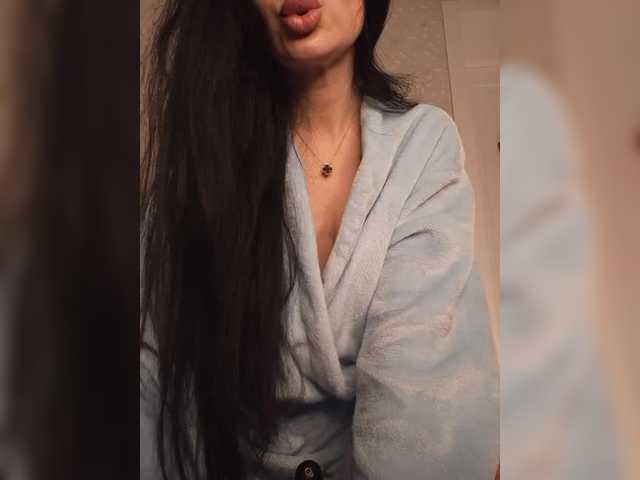 Mikki88K's BongaCams show and profile