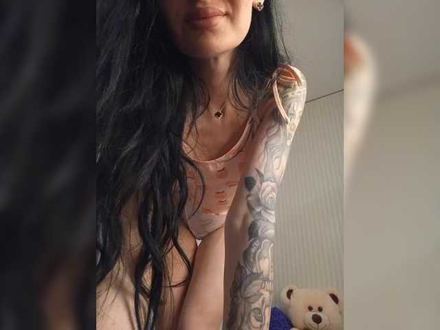 Mikki88K's BongaCams show and profile