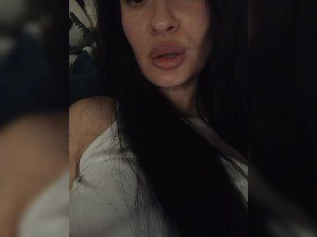 Mikki88K's BongaCams show and profile