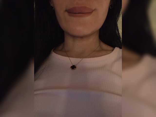 Mikki88K's BongaCams show and profile