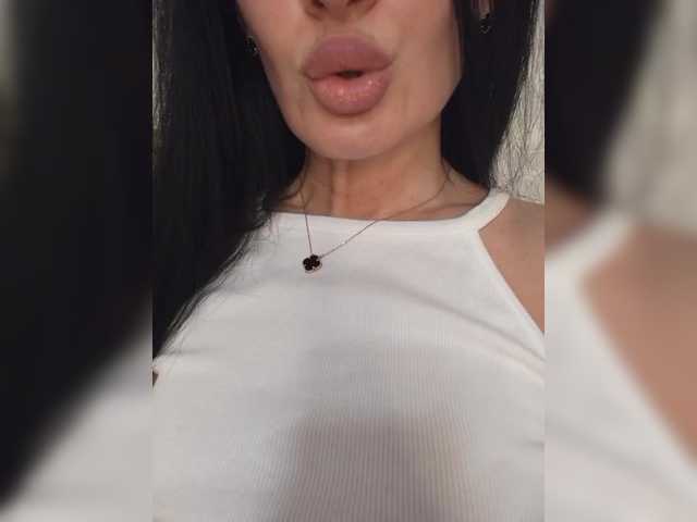 Mikki88K from BongaCams
