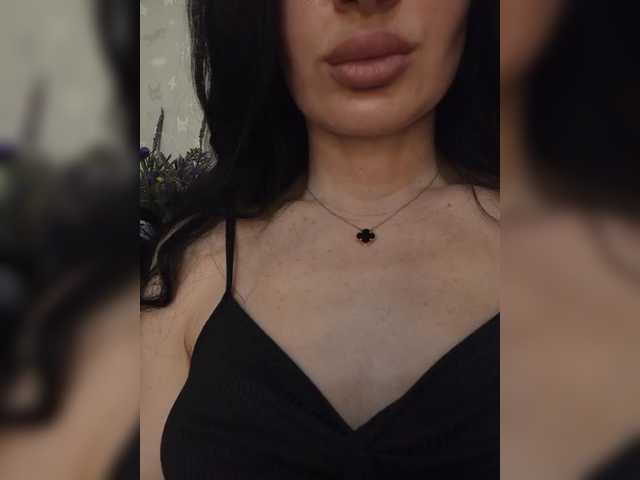 Mikki88K's BongaCams show and profile