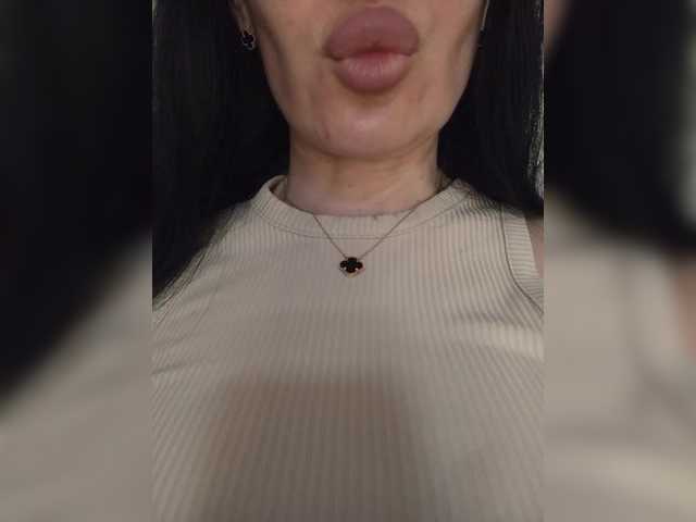 Mikki88K's BongaCams show and profile