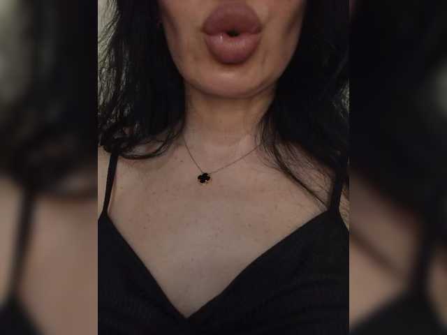 Mikki88K's BongaCams show and profile