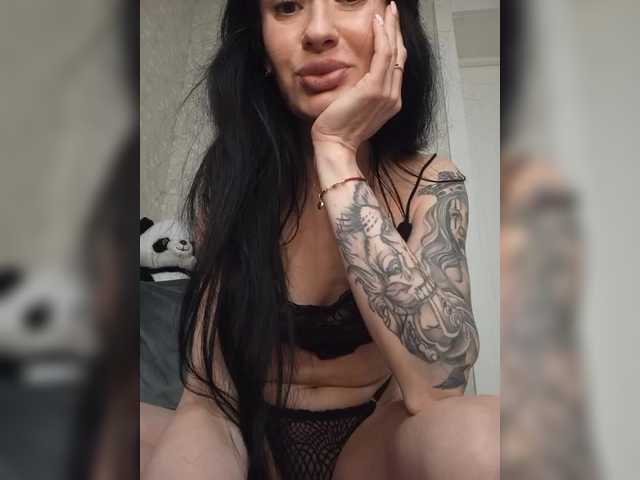 Mikki88K's BongaCams show and profile