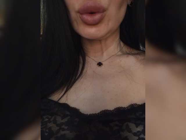 Mikki88K's BongaCams show and profile
