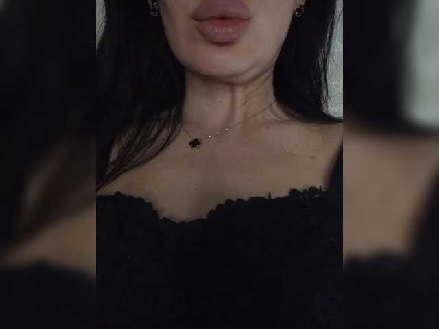 Mikki88K's BongaCams show and profile